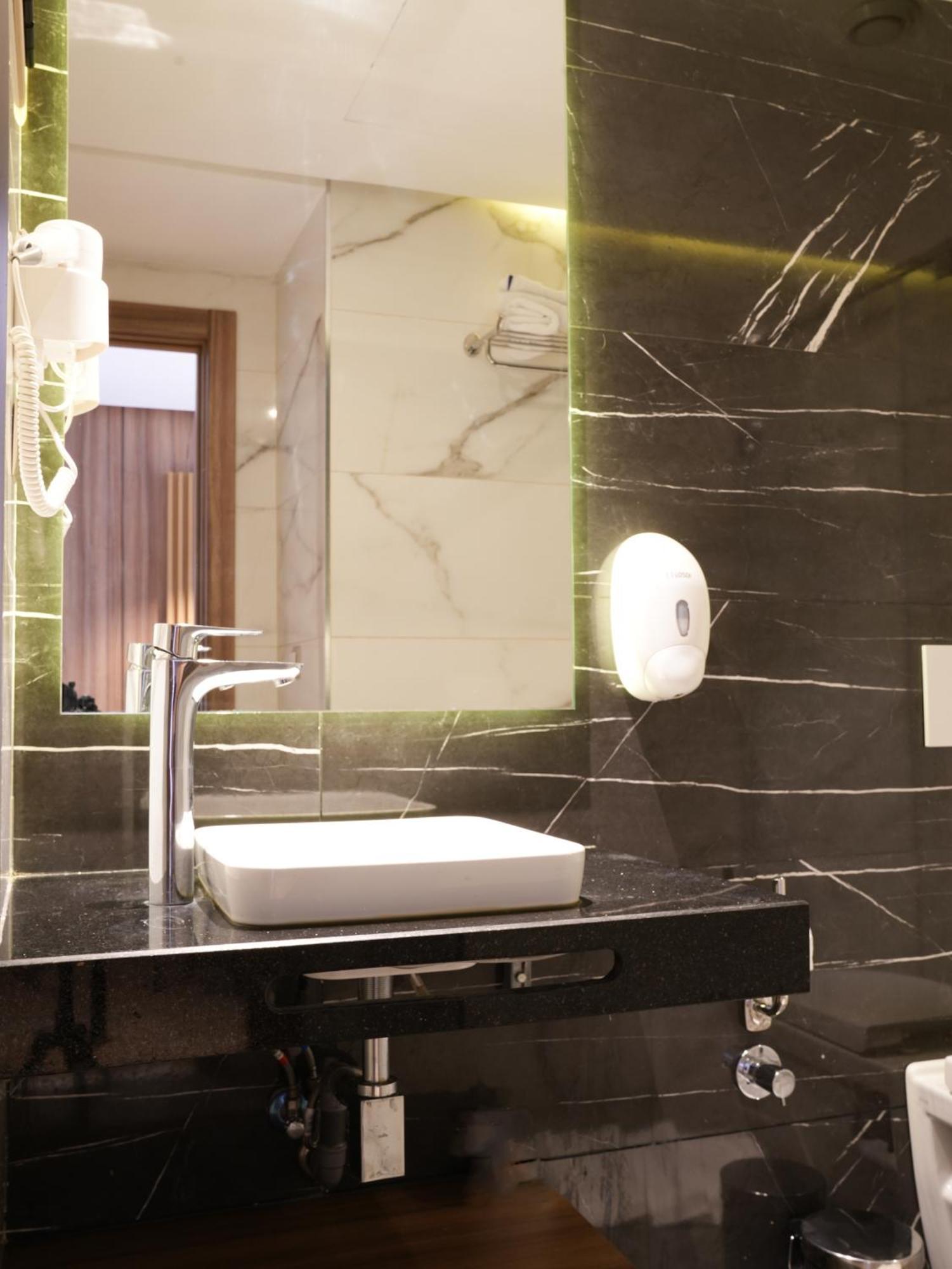 First Suites Hotel الرباط المظهر الخارجي الصورة